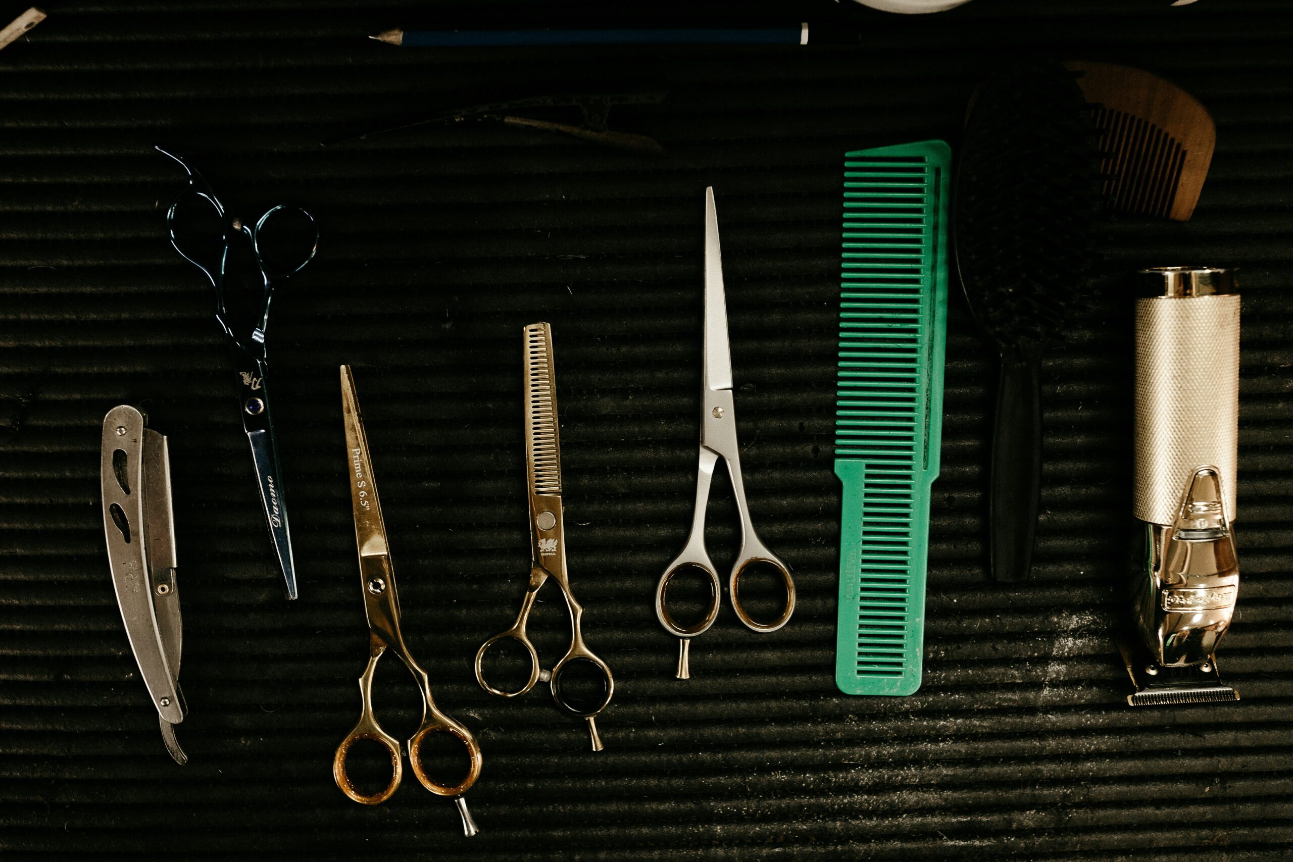 Professional Grooming Advice: How to Master Mat Splitters for Your Furry Friends