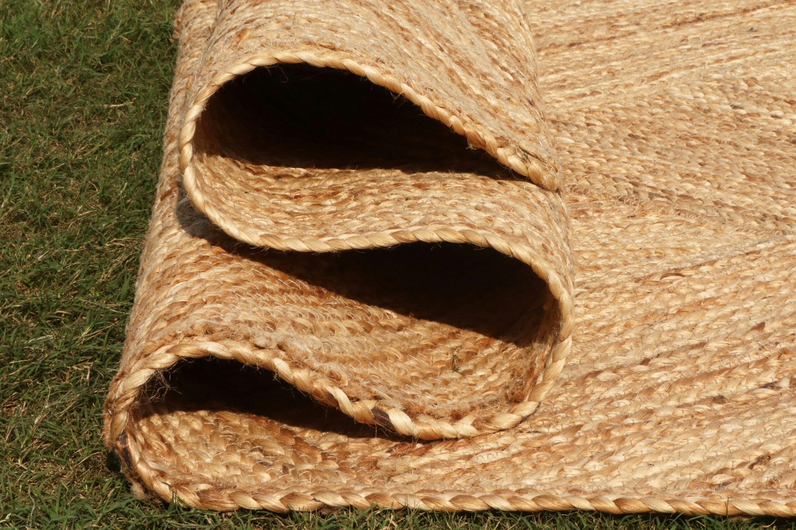 Side-by-side comparison of two groomers' mat splitter collections