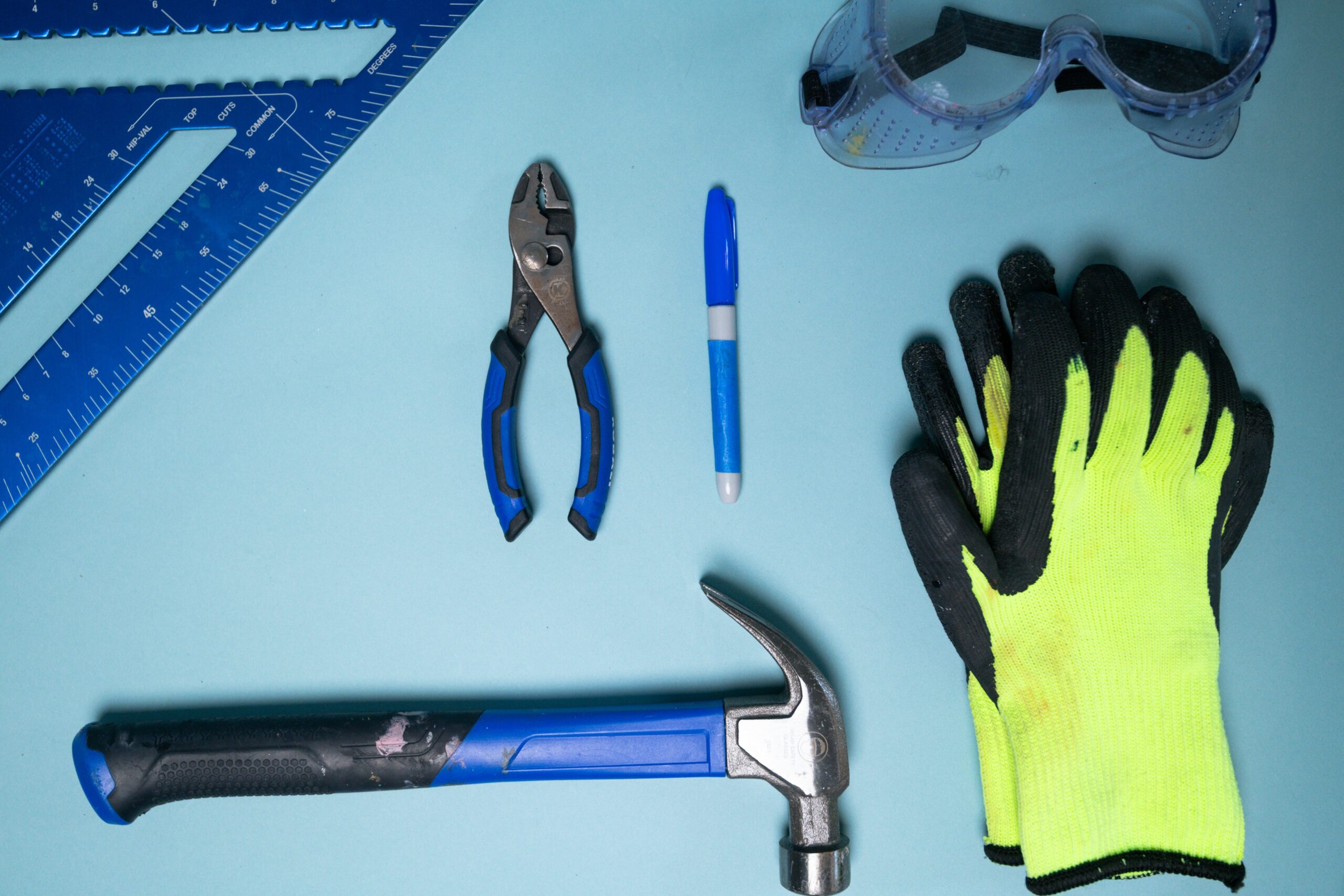 Step-by-step visual guide to cleaning a mat splitter
